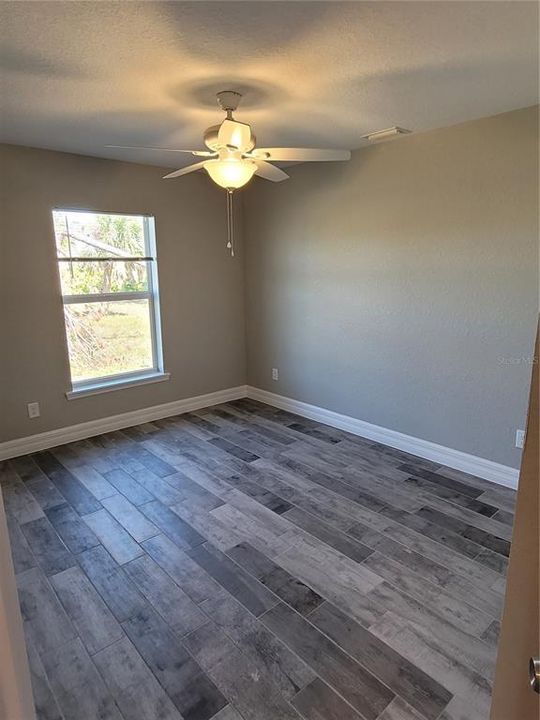 For Rent: $1,900 (3 beds, 2 baths, 1607 Square Feet)