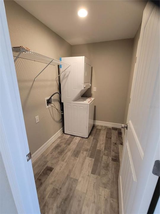 For Rent: $1,900 (3 beds, 2 baths, 1607 Square Feet)