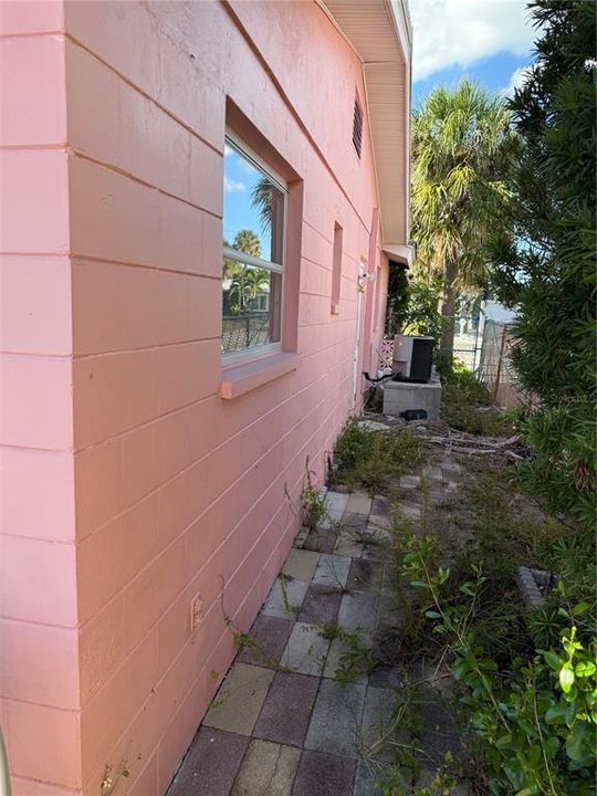 Activo con contrato: $289,000 (2 camas, 2 baños, 952 Pies cuadrados)