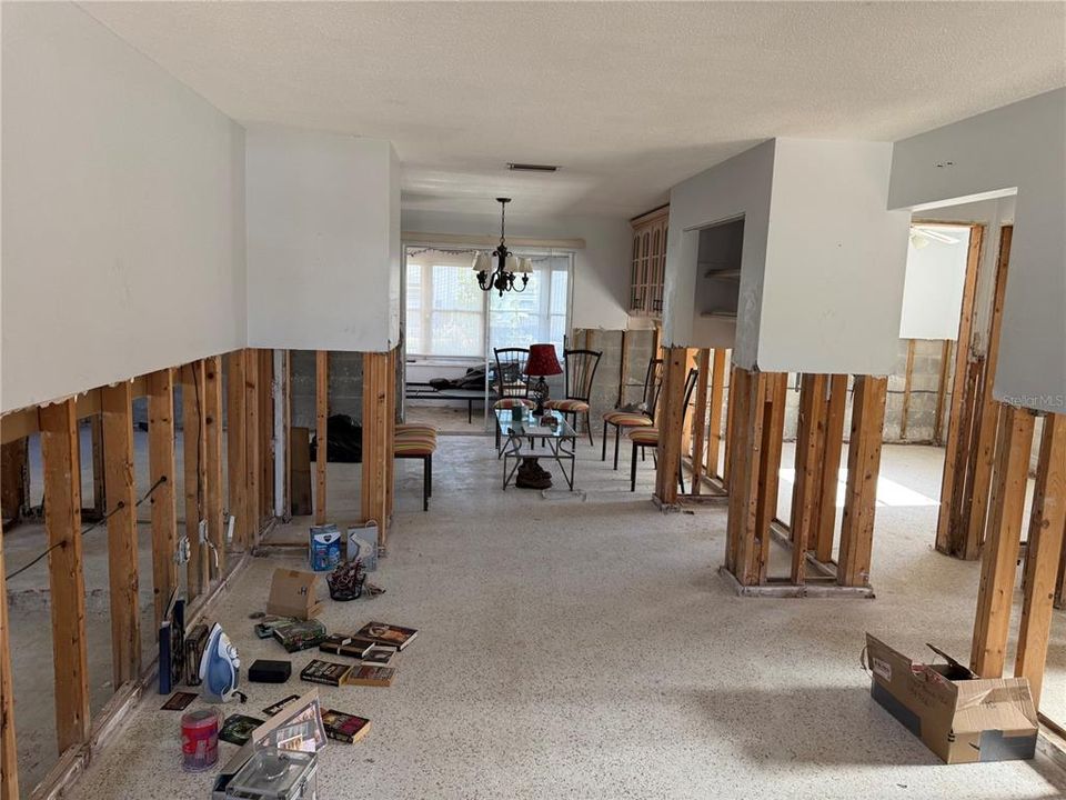 Activo con contrato: $289,000 (2 camas, 2 baños, 952 Pies cuadrados)