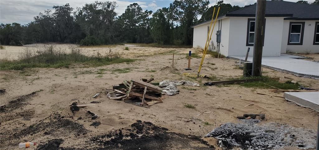 Activo con contrato: $79,900 (0.44 acres)