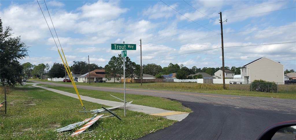 Activo con contrato: $79,900 (0.44 acres)