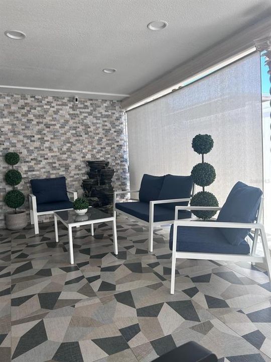 合同活跃: $470,000 (3 贝兹, 2 浴室, 1130 平方英尺)