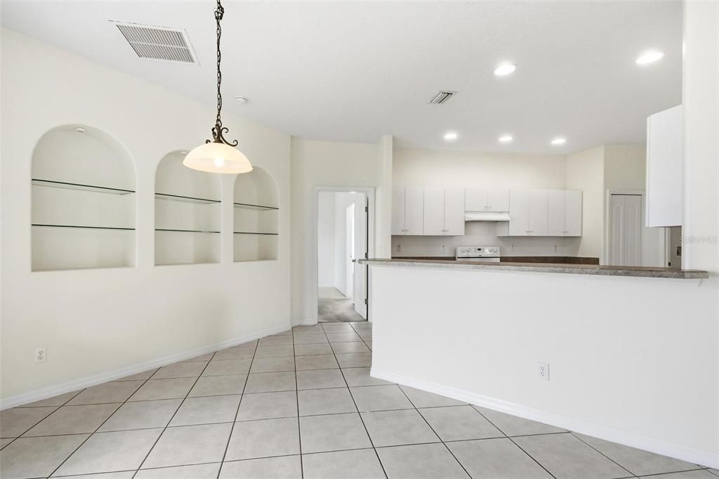 En Renta: $2,500 (4 camas, 2 baños, 2217 Pies cuadrados)