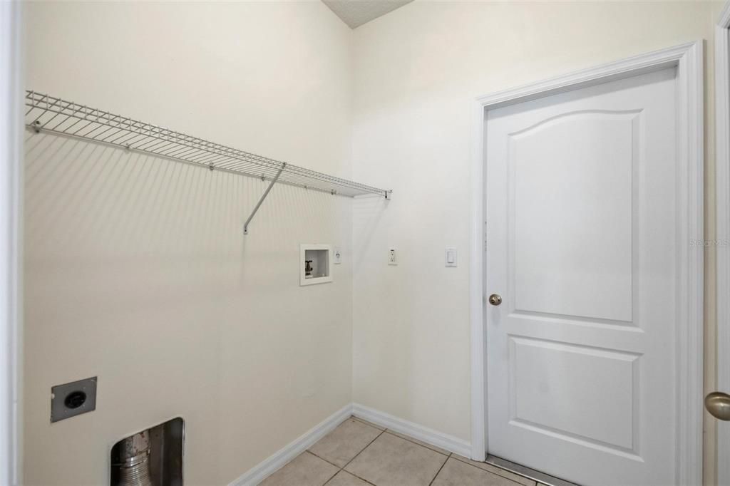 En Renta: $2,500 (4 camas, 2 baños, 2217 Pies cuadrados)