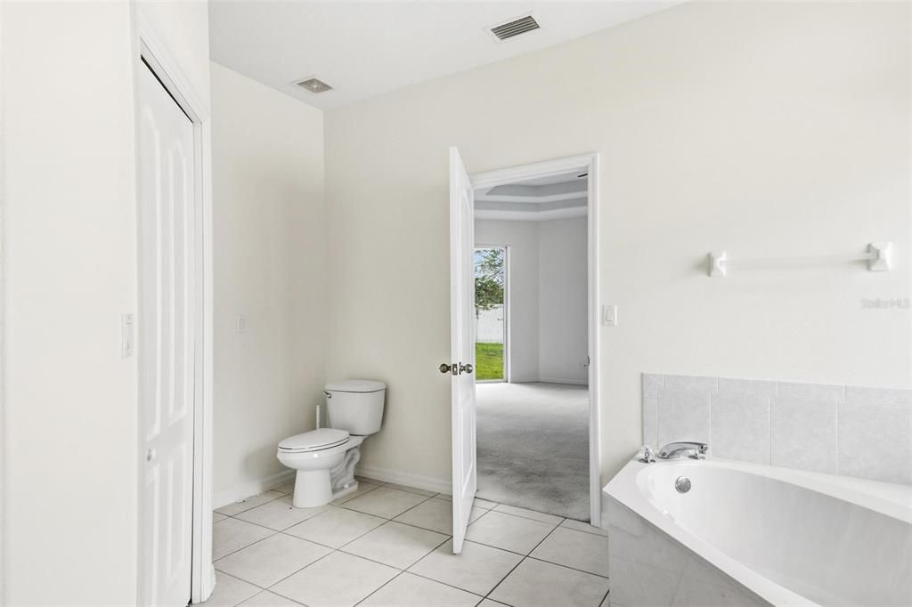 En Renta: $2,500 (4 camas, 2 baños, 2217 Pies cuadrados)