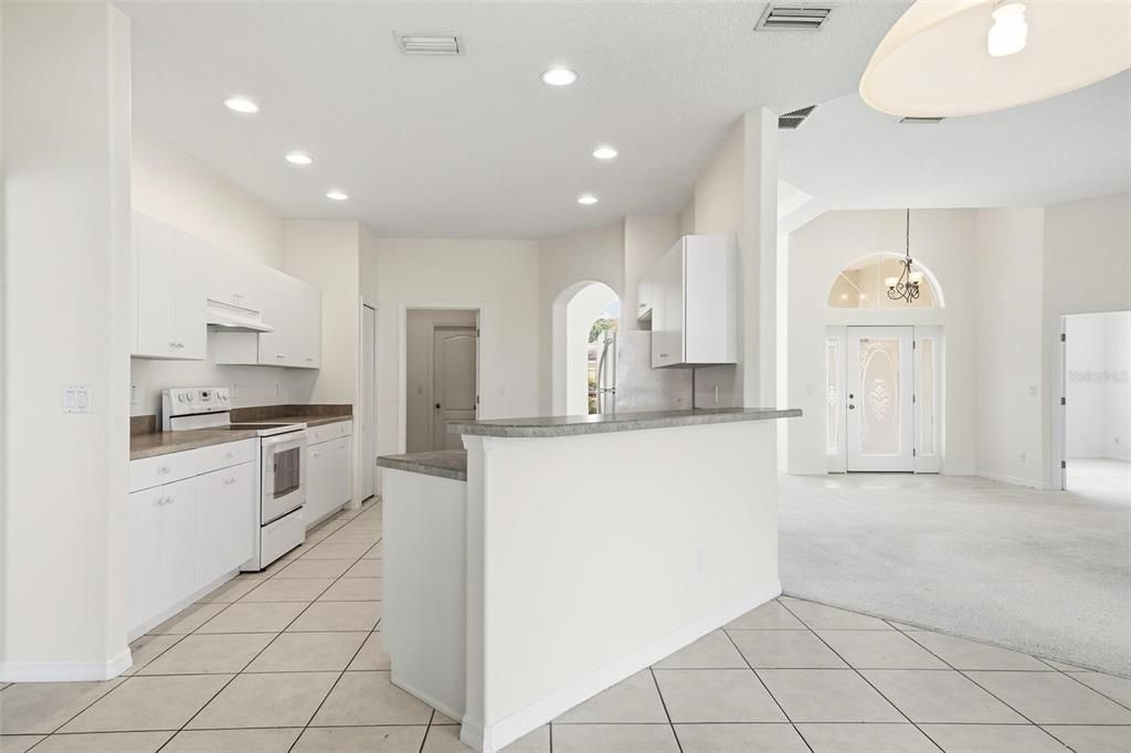 En Renta: $2,500 (4 camas, 2 baños, 2217 Pies cuadrados)