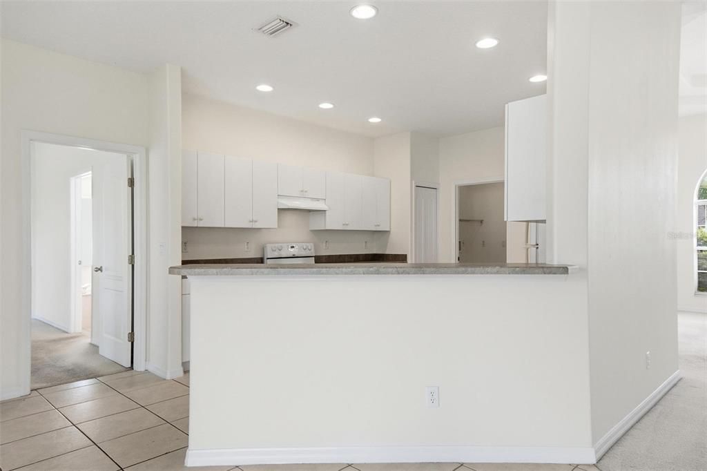 En Renta: $2,500 (4 camas, 2 baños, 2217 Pies cuadrados)