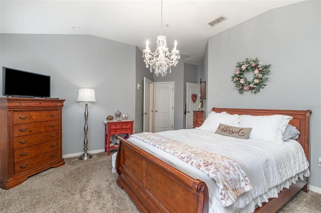 Active With Contract: $285,000 (3 beds, 2 baths, 1855 Square Feet)