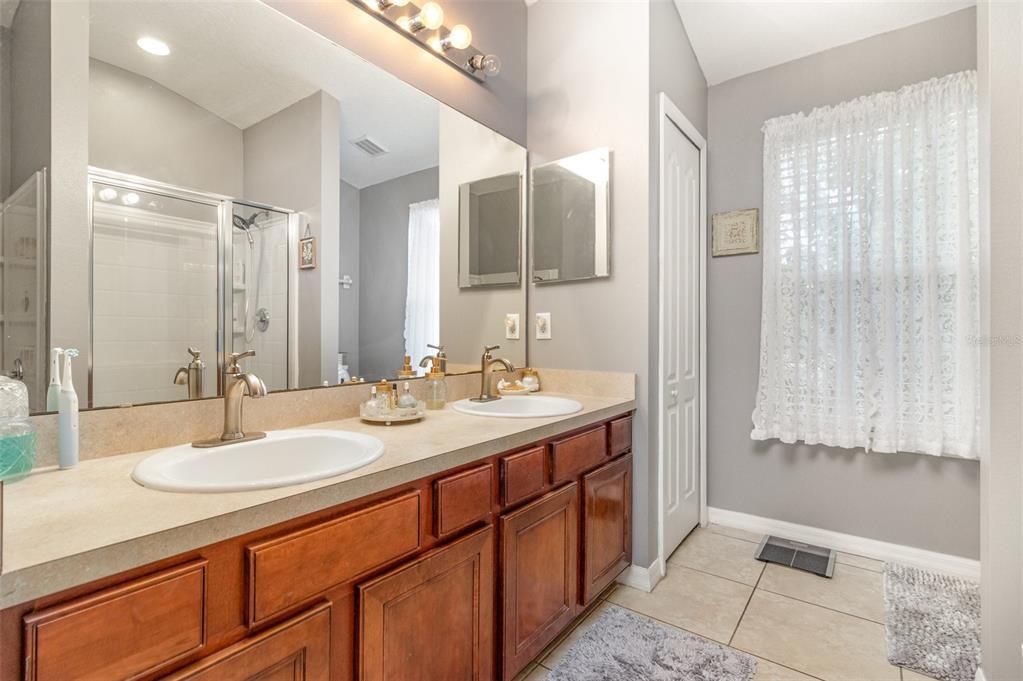 Active With Contract: $285,000 (3 beds, 2 baths, 1855 Square Feet)