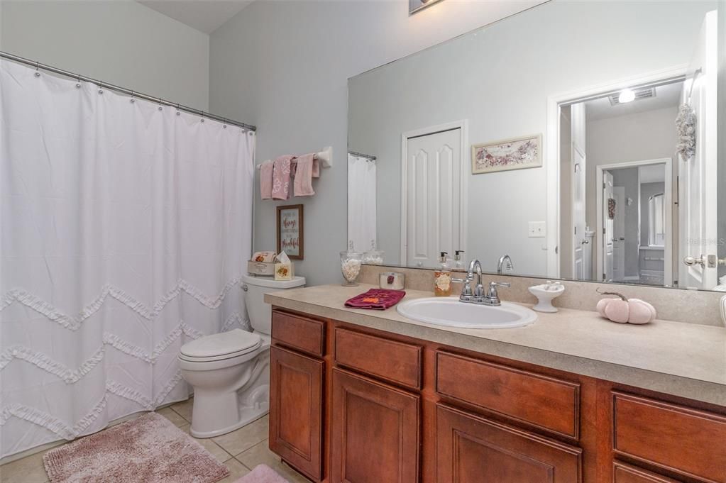 Active With Contract: $285,000 (3 beds, 2 baths, 1855 Square Feet)