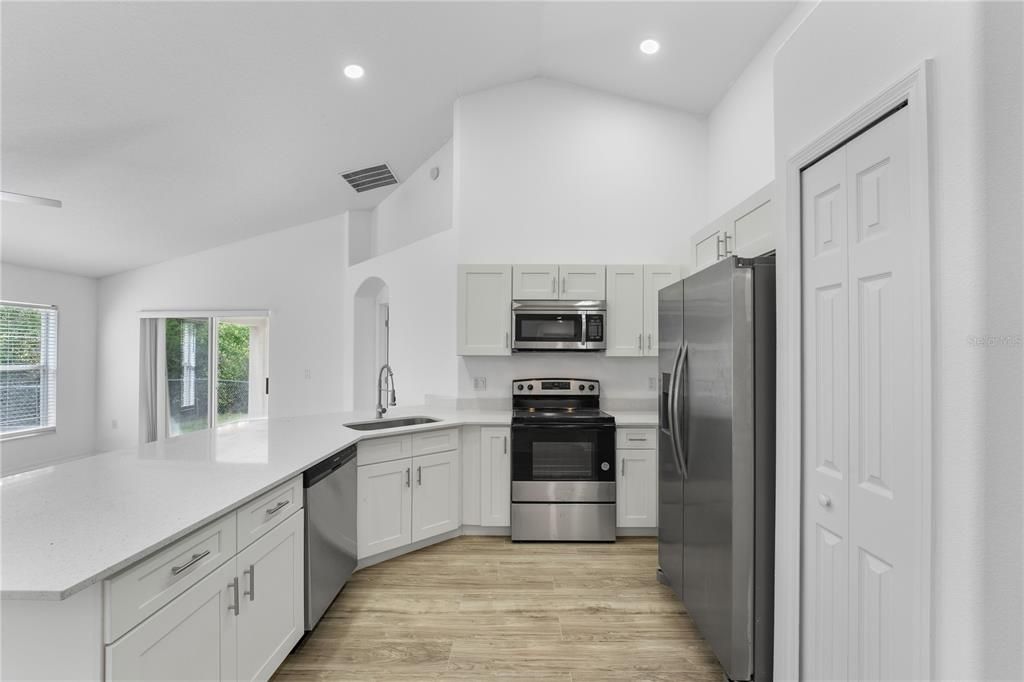 En Venta: $335,000 (3 camas, 2 baños, 1853 Pies cuadrados)