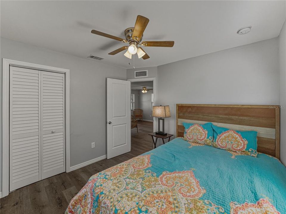 For Sale: $234,900 (2 beds, 1 baths, 840 Square Feet)