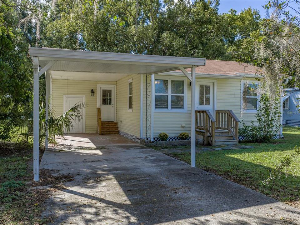 For Sale: $234,900 (2 beds, 1 baths, 840 Square Feet)