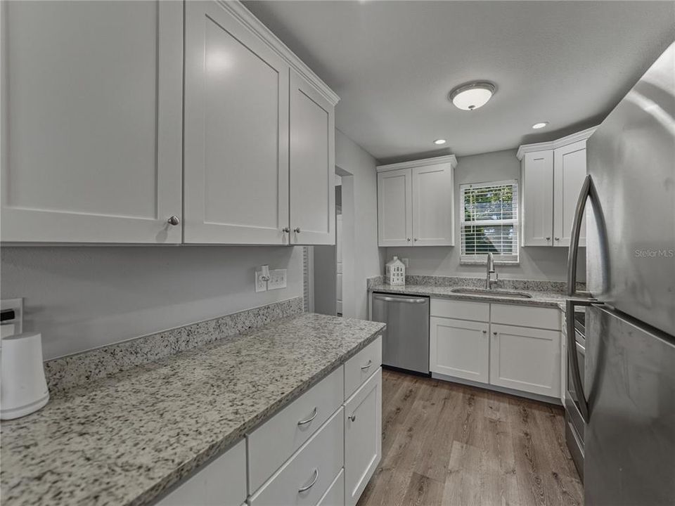 For Sale: $234,900 (2 beds, 1 baths, 840 Square Feet)