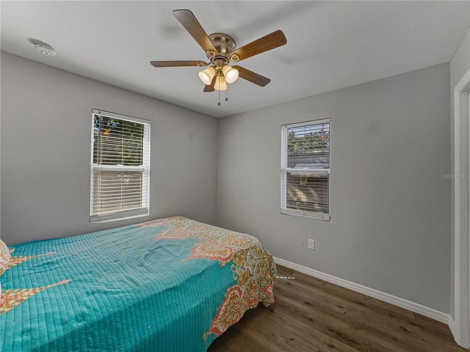 For Sale: $234,900 (2 beds, 1 baths, 840 Square Feet)