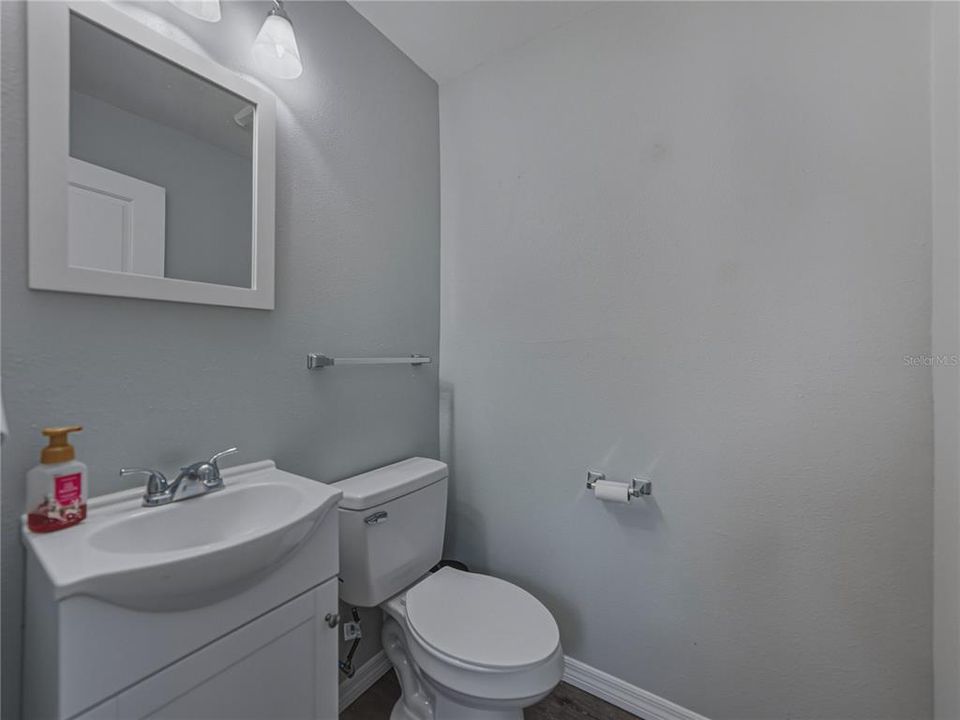 For Sale: $234,900 (2 beds, 1 baths, 840 Square Feet)