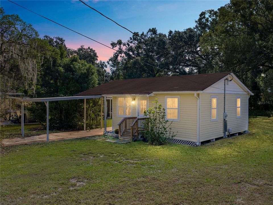 For Sale: $234,900 (2 beds, 1 baths, 840 Square Feet)