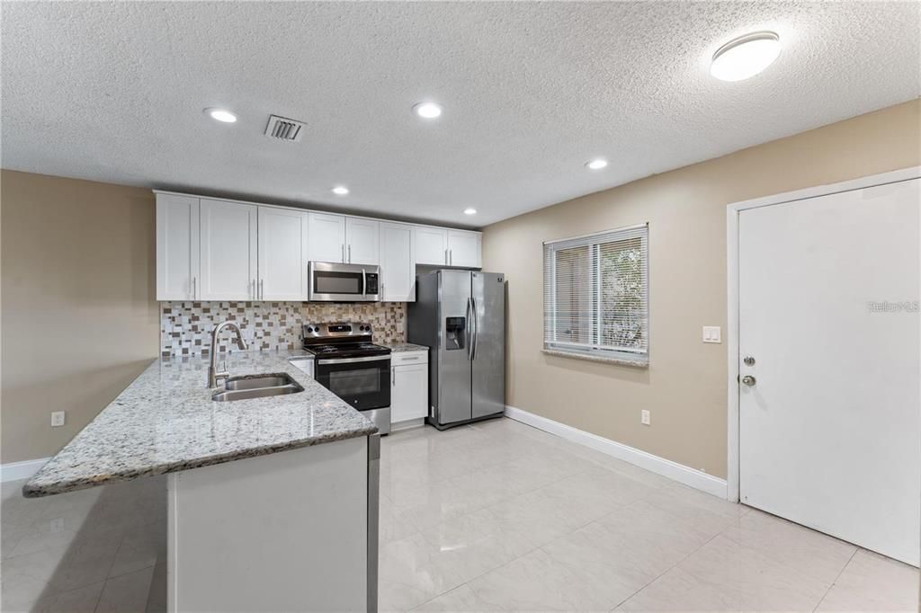 For Rent: $1,750 (2 beds, 2 baths, 1030 Square Feet)