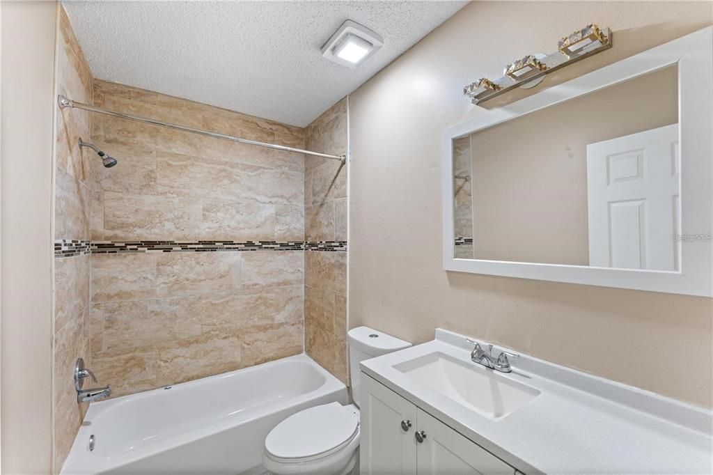 For Rent: $1,750 (2 beds, 2 baths, 1030 Square Feet)