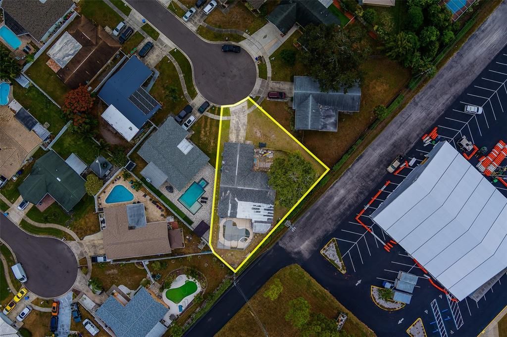 合同活跃: $350,000 (4 贝兹, 3 浴室, 2004 平方英尺)