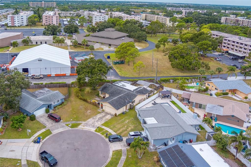 合同活跃: $350,000 (4 贝兹, 3 浴室, 2004 平方英尺)