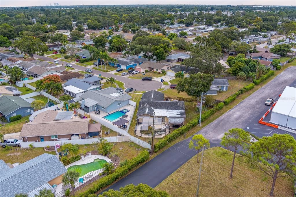 合同活跃: $350,000 (4 贝兹, 3 浴室, 2004 平方英尺)