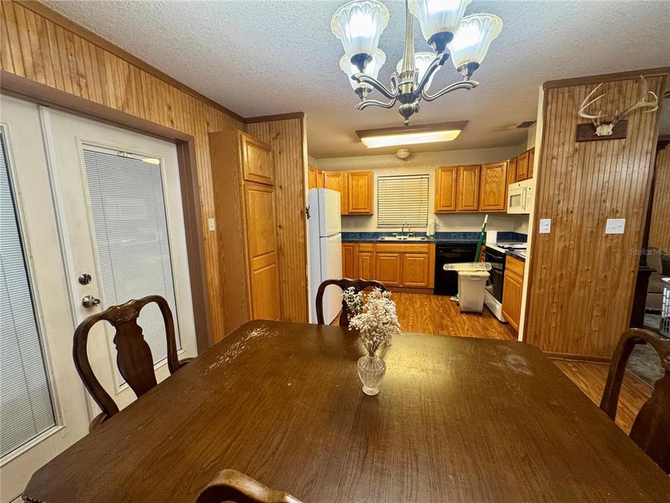 En Venta: $240,000 (3 camas, 2 baños, 1322 Pies cuadrados)