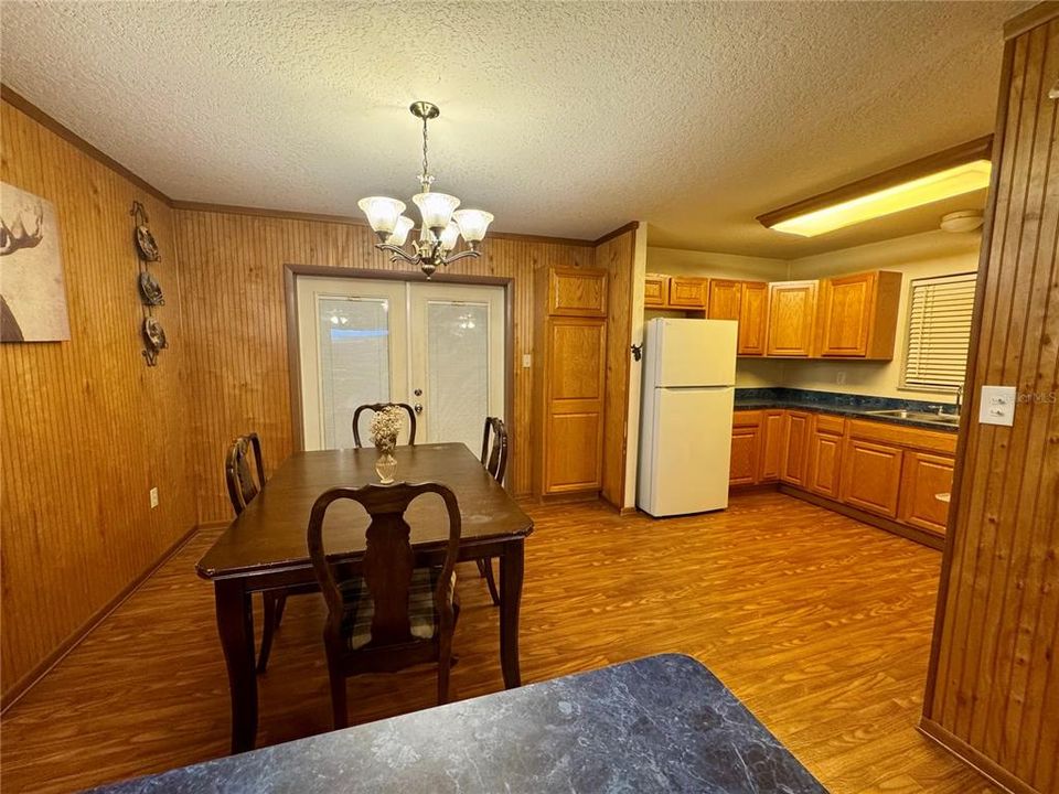 En Venta: $240,000 (3 camas, 2 baños, 1322 Pies cuadrados)