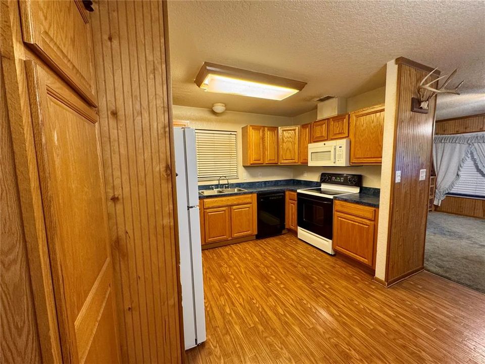 En Venta: $240,000 (3 camas, 2 baños, 1322 Pies cuadrados)