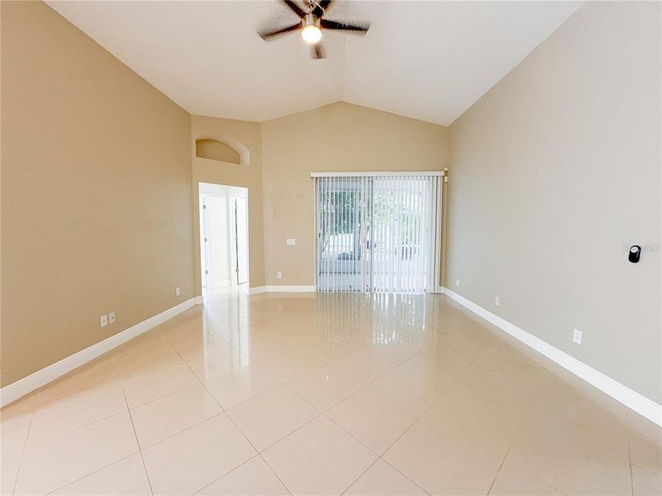 En Venta: $350,000 (3 camas, 2 baños, 1640 Pies cuadrados)