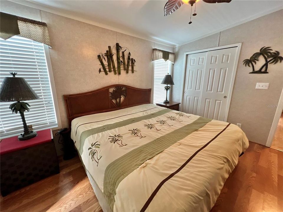 For Sale: $239,988 (2 beds, 2 baths, 960 Square Feet)