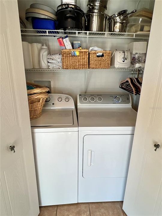 For Sale: $239,988 (2 beds, 2 baths, 960 Square Feet)