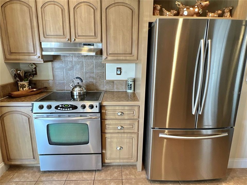 For Sale: $239,988 (2 beds, 2 baths, 960 Square Feet)