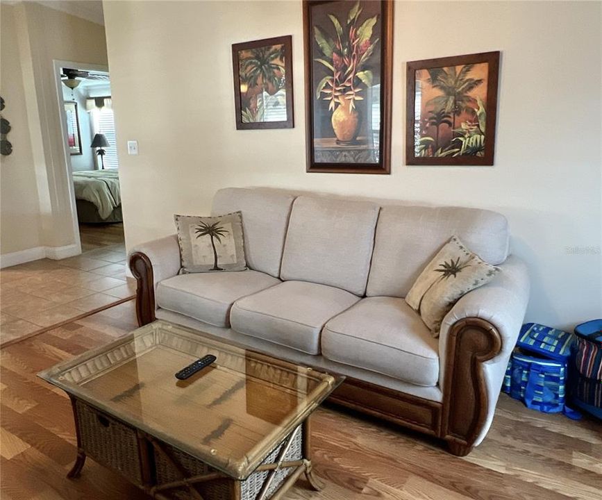 For Sale: $239,988 (2 beds, 2 baths, 960 Square Feet)