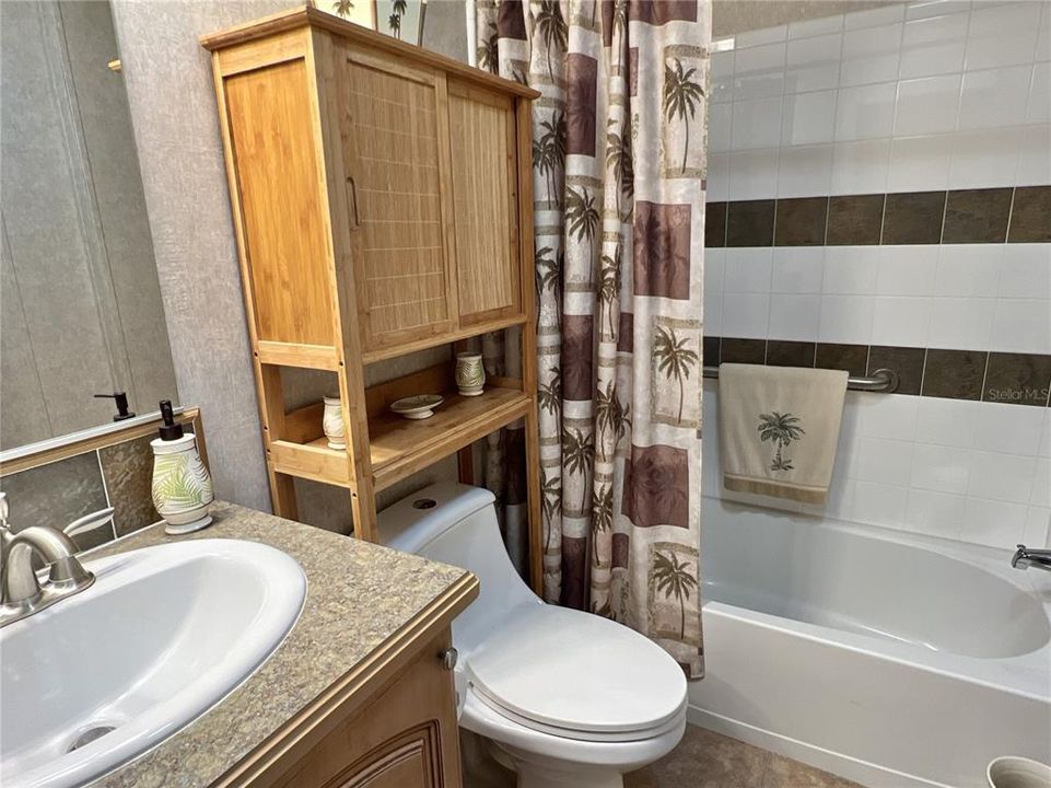 For Sale: $239,988 (2 beds, 2 baths, 960 Square Feet)