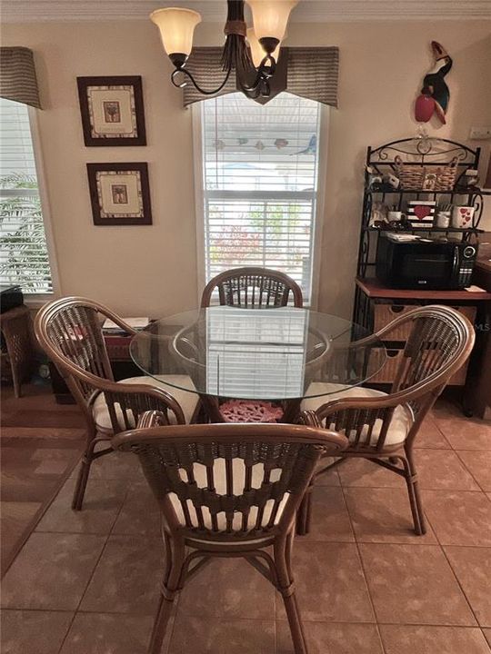 For Sale: $239,988 (2 beds, 2 baths, 960 Square Feet)