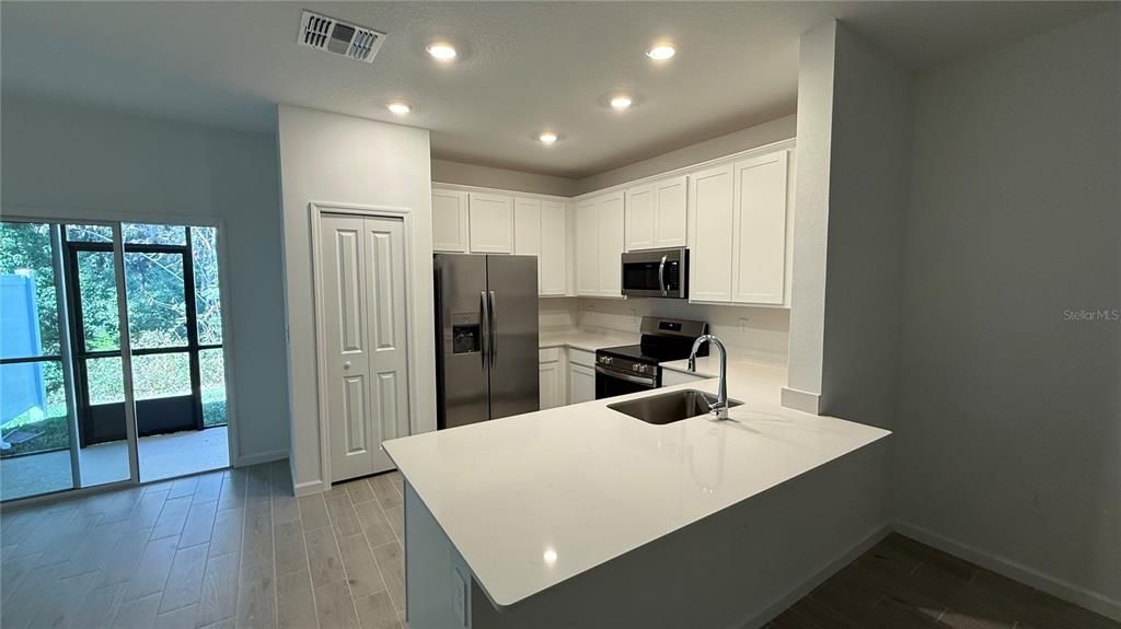 For Rent: $1,675 (3 beds, 2 baths, 1707 Square Feet)