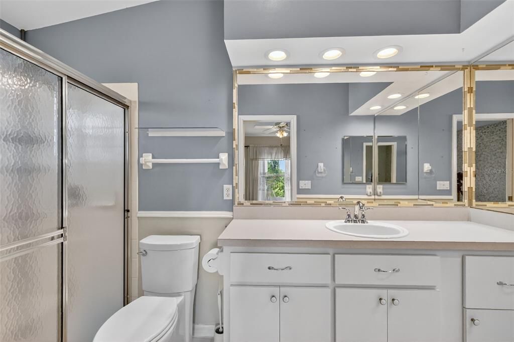 На продажу: $264,900 (2 спален, 2 ванн, 1447 Квадратных фут)