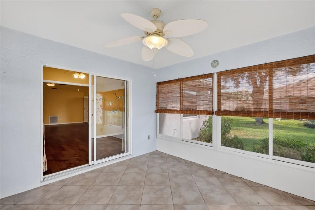 На продажу: $264,900 (2 спален, 2 ванн, 1447 Квадратных фут)