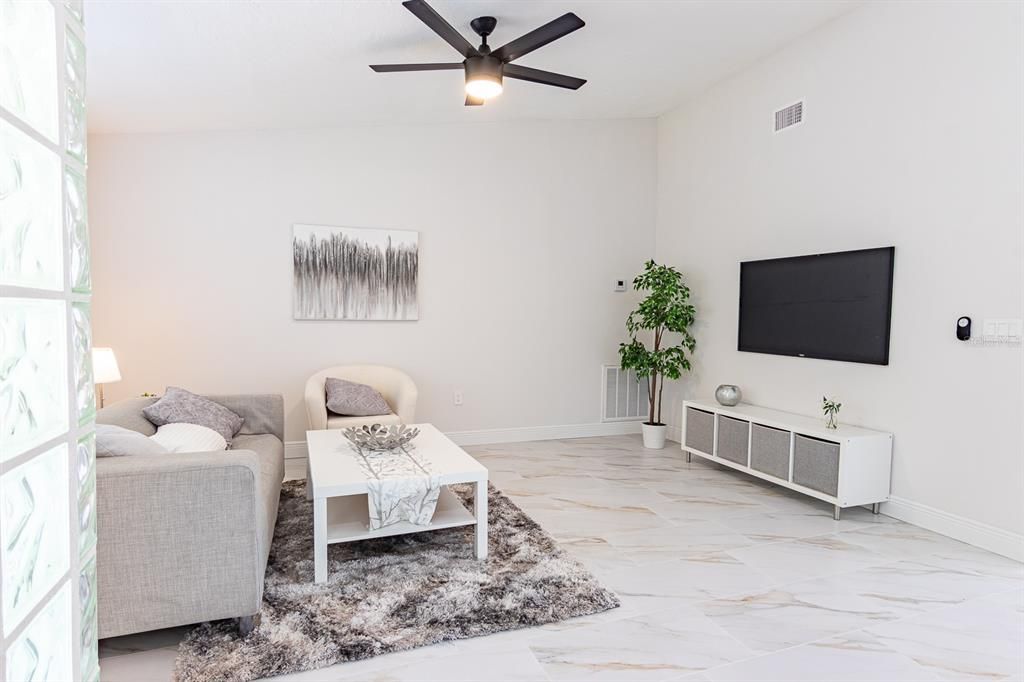 For Sale: $374,777 (3 beds, 2 baths, 1156 Square Feet)