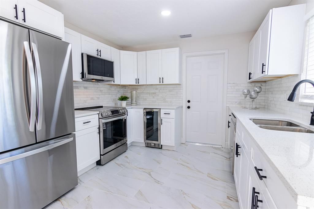 For Sale: $374,777 (3 beds, 2 baths, 1156 Square Feet)