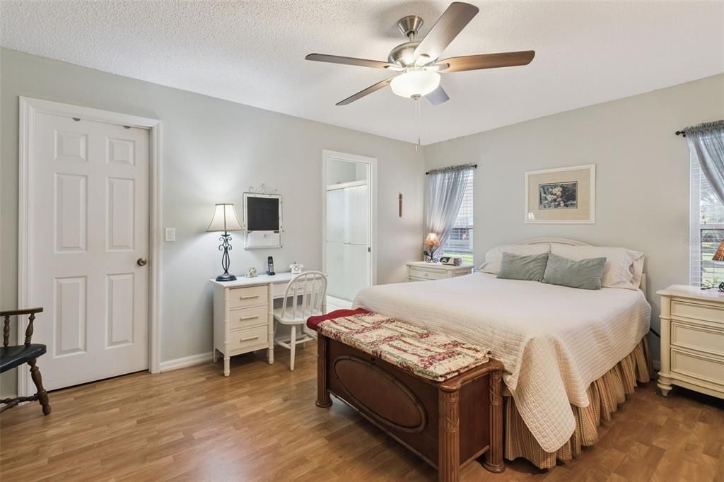 En Venta: $285,000 (3 camas, 2 baños, 1814 Pies cuadrados)