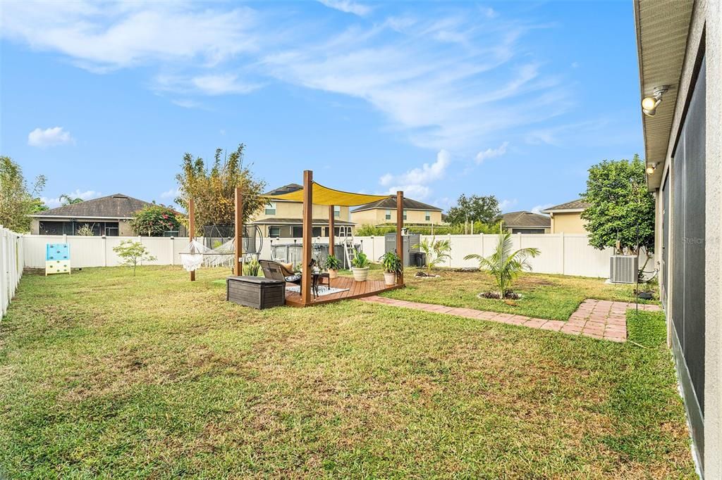 待售: $380,000 (4 贝兹, 2 浴室, 2500 平方英尺)