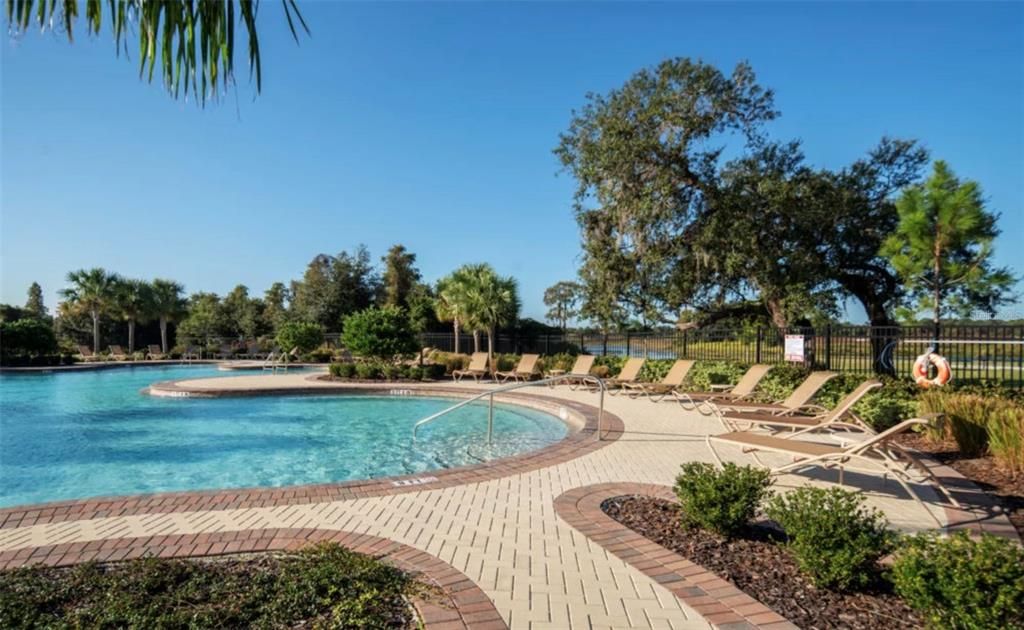 待售: $380,000 (4 贝兹, 2 浴室, 2500 平方英尺)