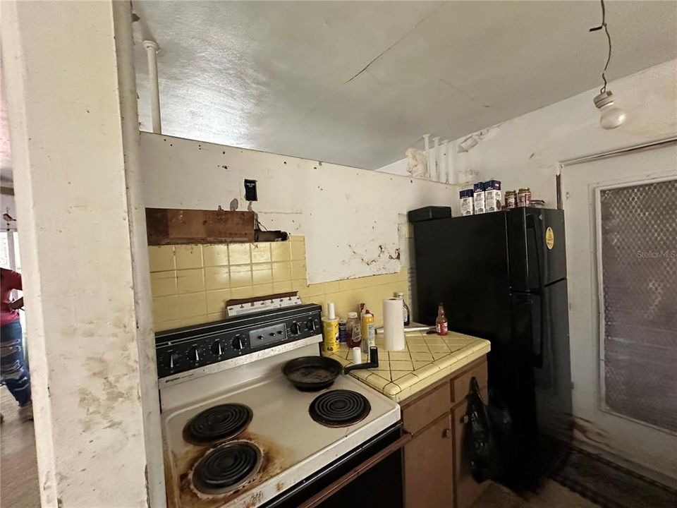 Active With Contract: $219,000 (2 beds, 2 baths, 1154 Square Feet)