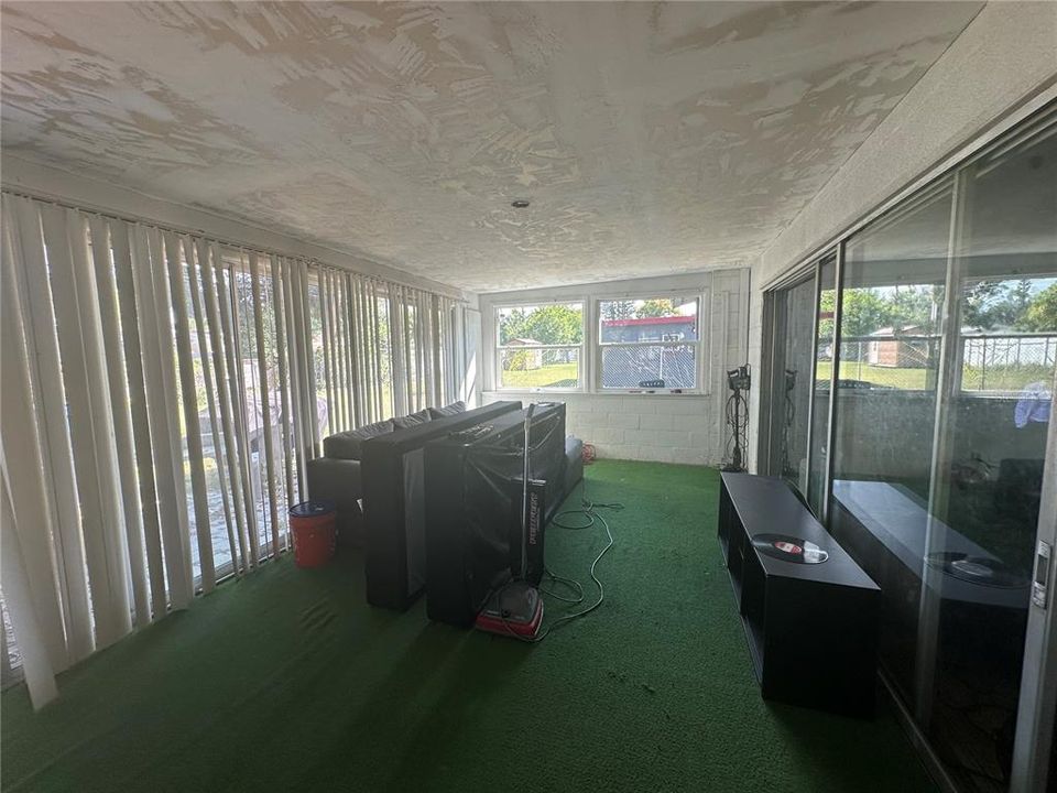 Active With Contract: $219,000 (2 beds, 2 baths, 1154 Square Feet)