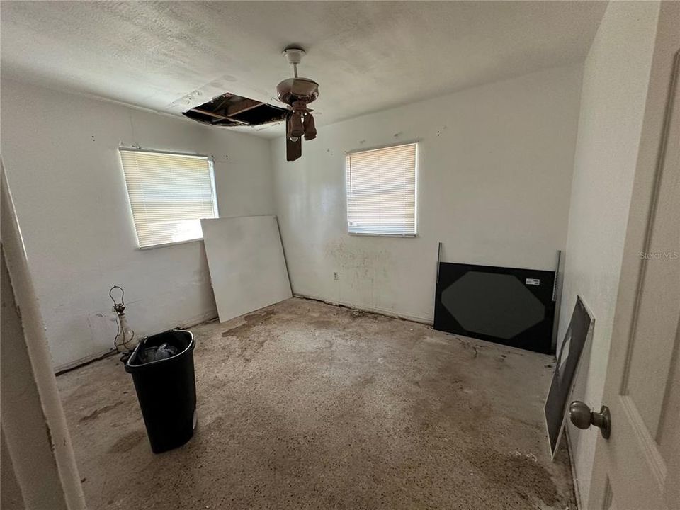 Active With Contract: $219,000 (2 beds, 2 baths, 1154 Square Feet)