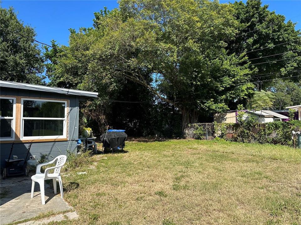 Active With Contract: $219,000 (2 beds, 2 baths, 1154 Square Feet)