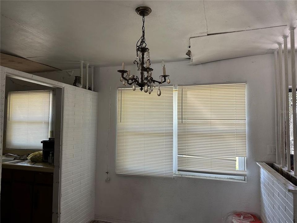 Active With Contract: $219,000 (2 beds, 2 baths, 1154 Square Feet)